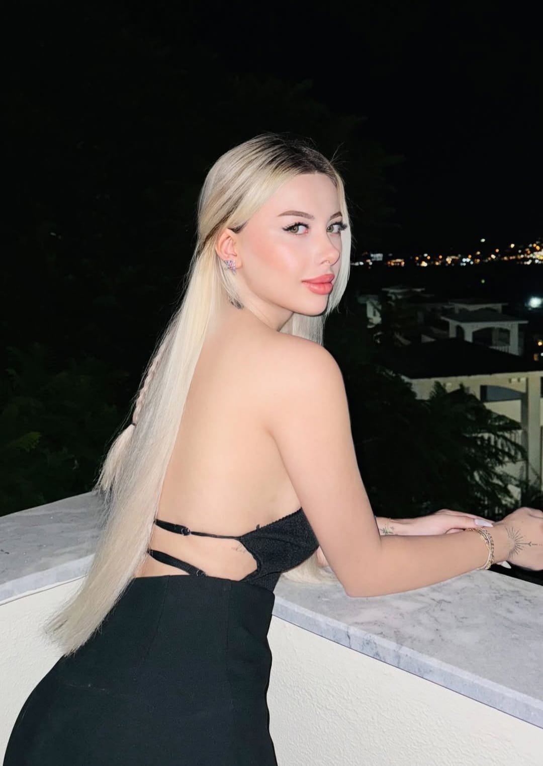 Çemişgezek Sonsuz İleri Düzey Kadın Escort Merve Çemişgezek Sonsuz İleri Düzey Kadın Escort Merve
