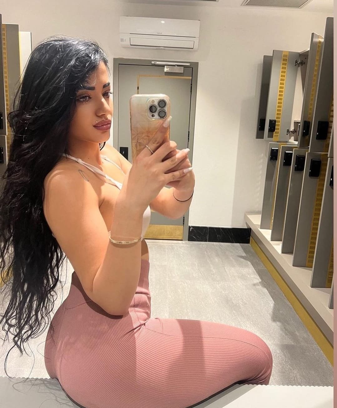 Pülümür Hayat Dolu Partner Bayan Escort Ebru Pülümür Hayat Dolu Partner Bayan Escort Ebru